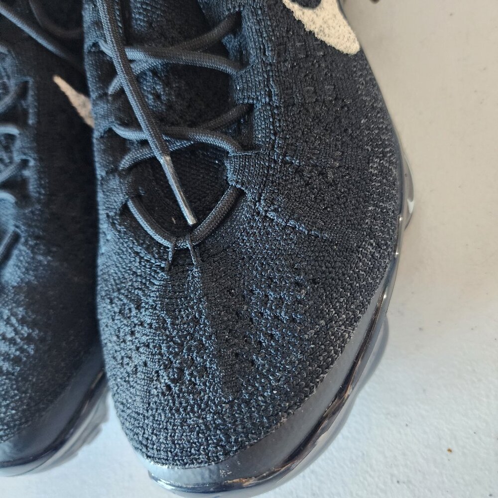 Nike Vapormax Sneaker "EUC" - Picture 3 of 16